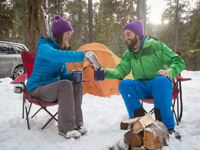 JasperNP-Winter Camp-Wapiti-Hot Chocolate 3-Credit-Parks Canada-Ryan Bray