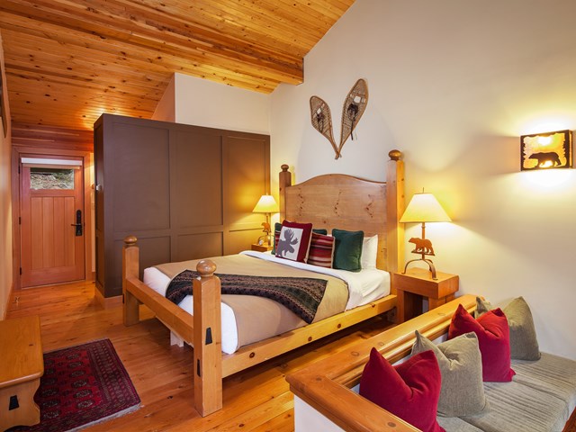 Deluxe King Cabin at Moraine Lake Lodge