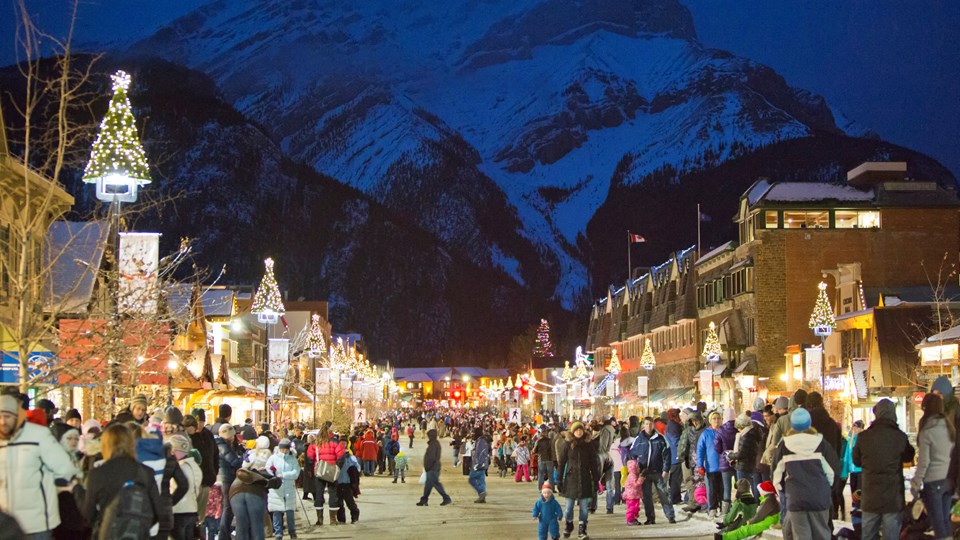 Canada Xmas Christmas in CANADA / Xmas & new year holiday packages to