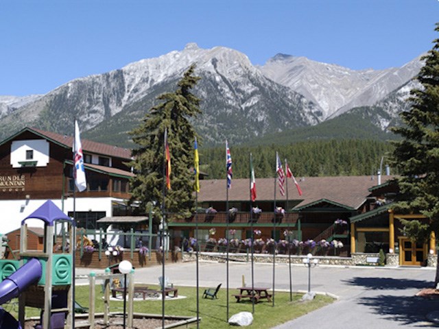 Rundle Mountain Lodge