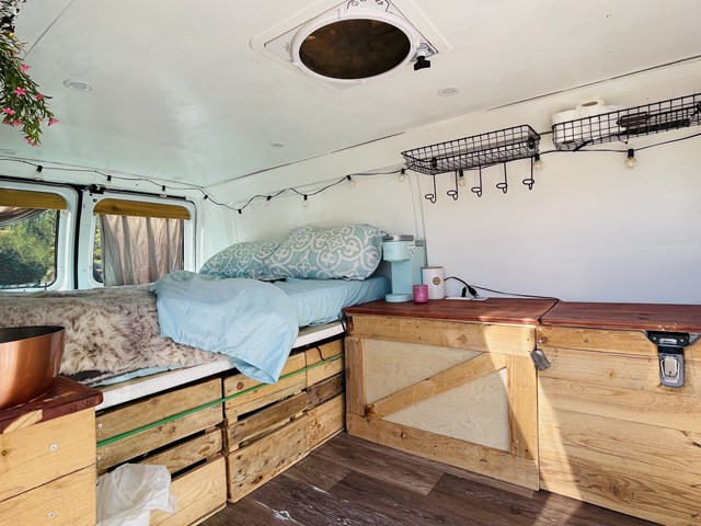 Spacious campervan with Kureg coffee machine and sink