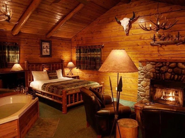 Heritage Trapper's Cabin at Baker Creek Lodge  | ''