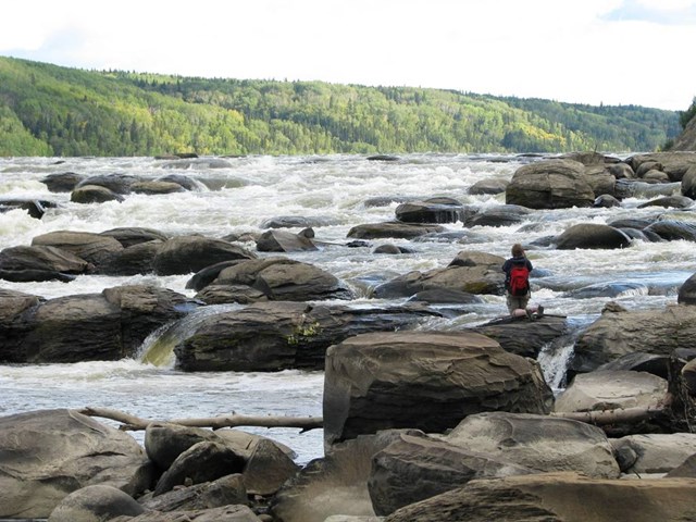 Grand Rapids Wilderness Adventures. Athabasca River | ''