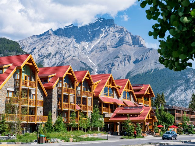 Moose Hotel & Suites | ''